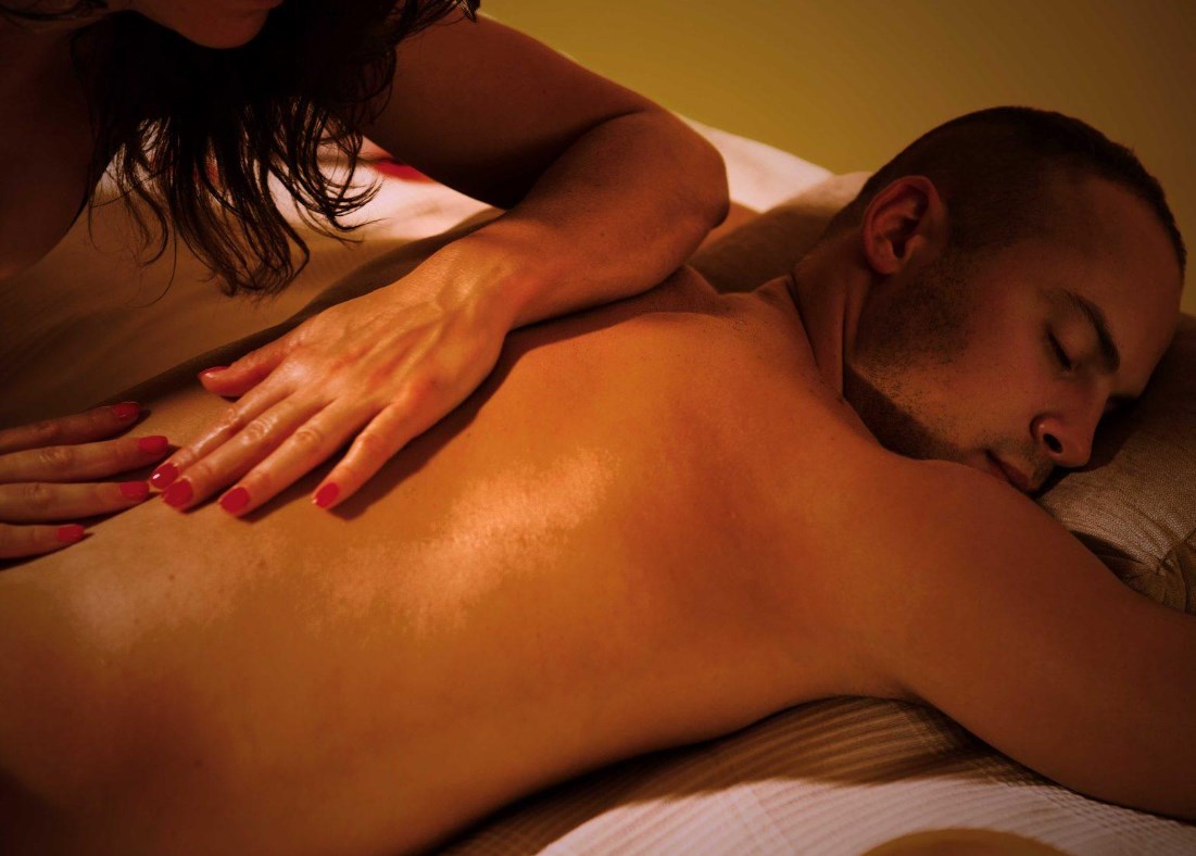Как делать эротический массаж для мужчины: 3 лучшие техники